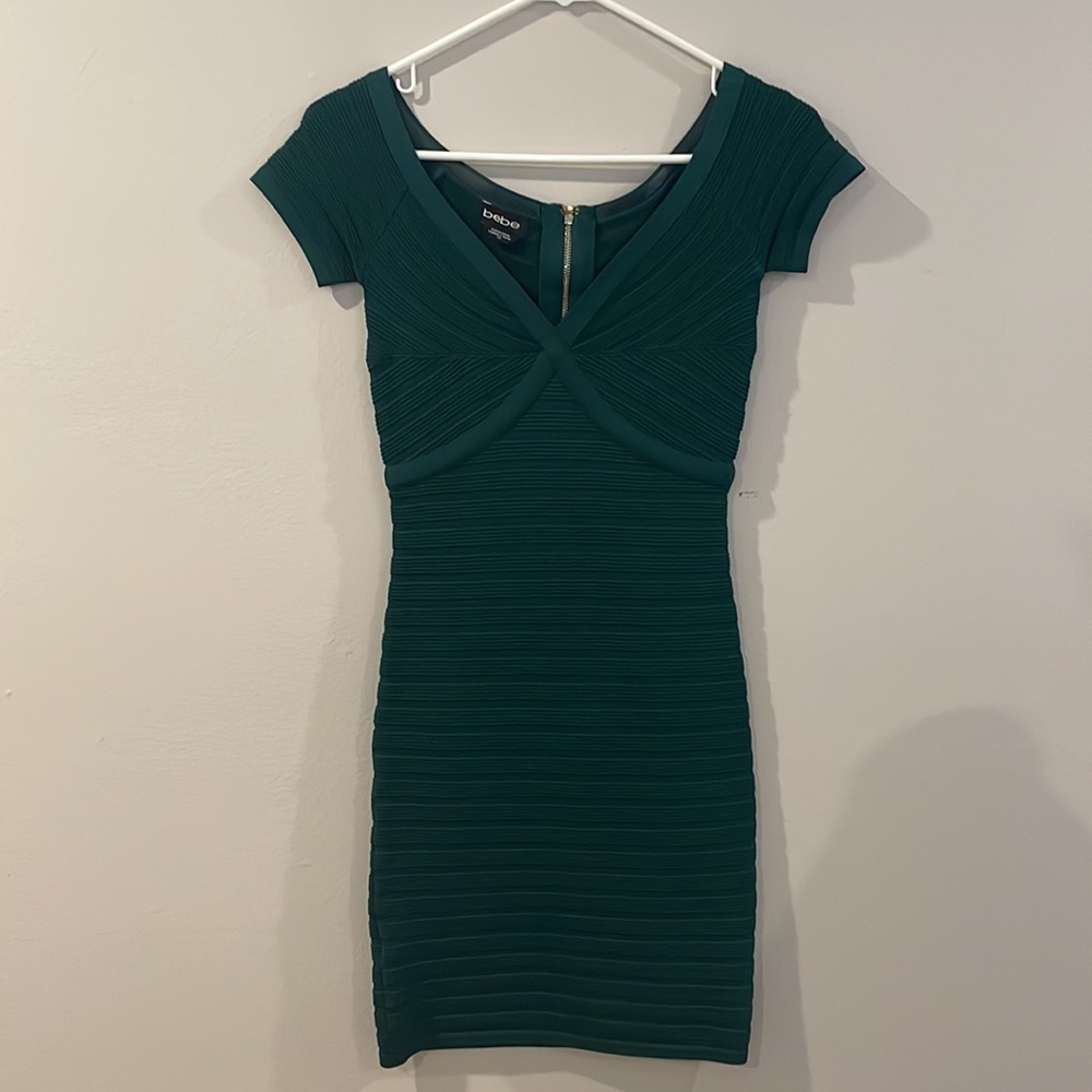 Bebe Off Shoulder Emerald Green Knit Bodycon Mini Dress Size Small